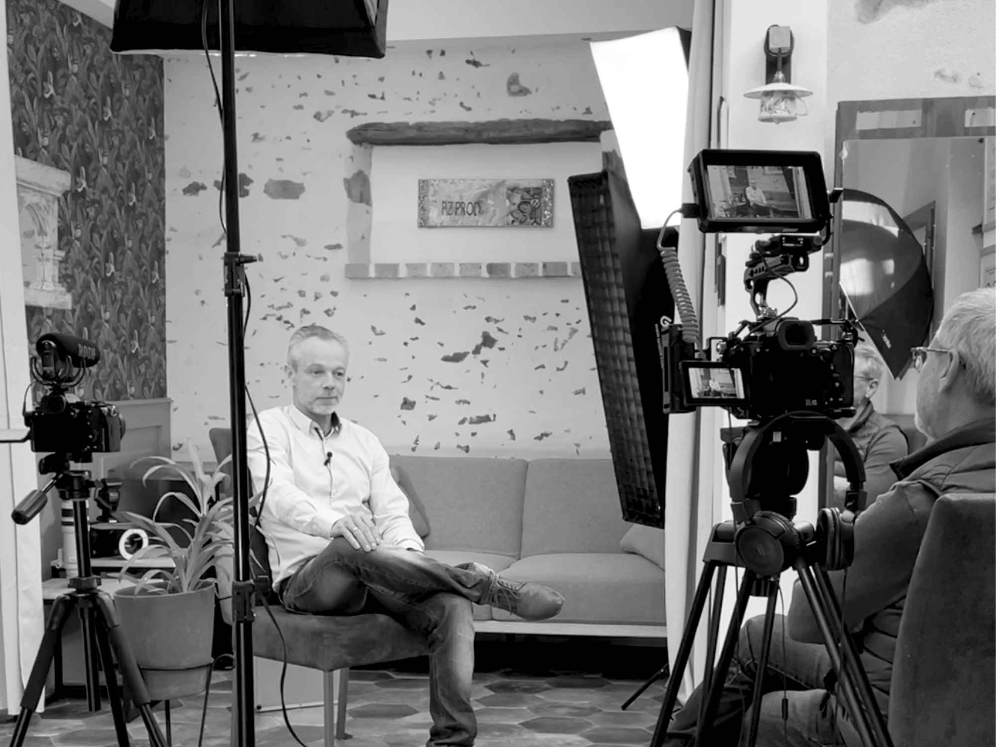 ERIC_BERNARD_PORTRAIT CHEZ BART NB WEB ERIC BERNARD VIDEASTE SPECIALISTE DES INTERVIEWS TÉMOIGNAGES 2 CAMERAS